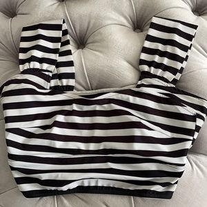 Albion size M bathing suit top